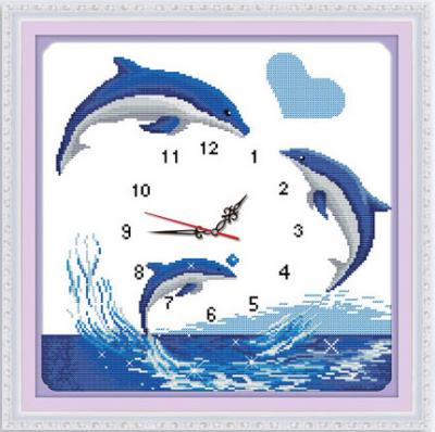 Tranh Thêu Chữ Thập Đồng Hồ Cá Heo Thưởng Nguyệt