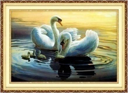 Tranh Thêu Chữ Thập Gia Đình Thiên Nga Trắng